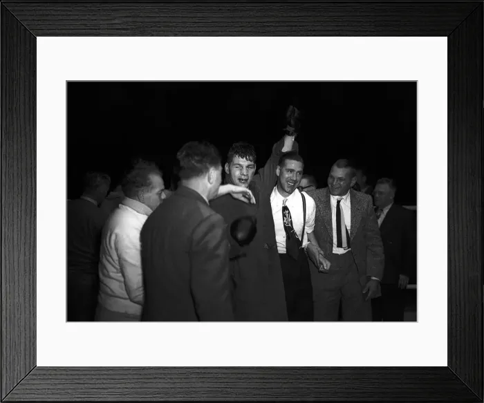 Framed Print : Bruce Woodcock after beating Freddie Mills June 1949 in Heavyweight Championship Framed Print : Bruce Woodcock after beating Freddie Mills June 1949 in Heavyweight Championship