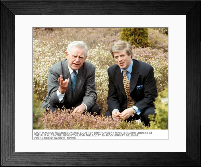 Framed Print : Magnus Magnusson and Lord Lindsay at Rural Centre Ingliston for Scottish Biodiversity Framed Print : Magnus Magnusson and Lord Lindsay at Rural Centre Ingliston for Scottish Biodiversity