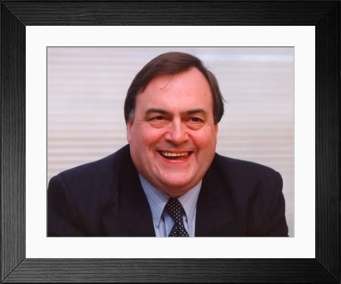 Framed Print : John Prescott visits Blakelaw Comprehensive school in Newcastle