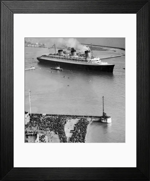 Framed Print : SS Normandie at Le Havre. 30th May 1935 Framed Print : SS Normandie at Le Havre. 30th May 1935