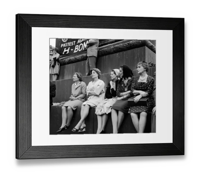 Framed Print : CND Ban the Bomb Demonstration London 10th September 1961 Framed Print : CND Ban the Bomb Demonstration London 10th September 1961