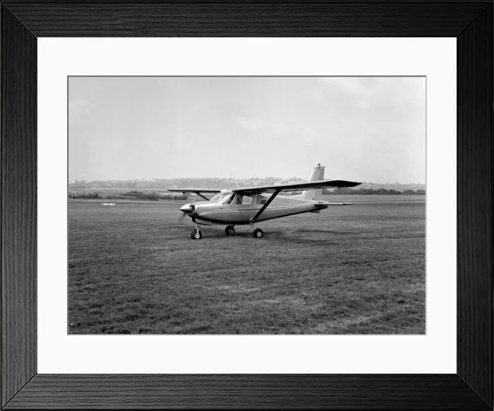Framed Print : John Britten and Desmond Norman, one-time apprentices at the de Havilland aeronautical Framed Print : John Britten and Desmond Norman, one-time apprentices at the de Havilland aeronautical