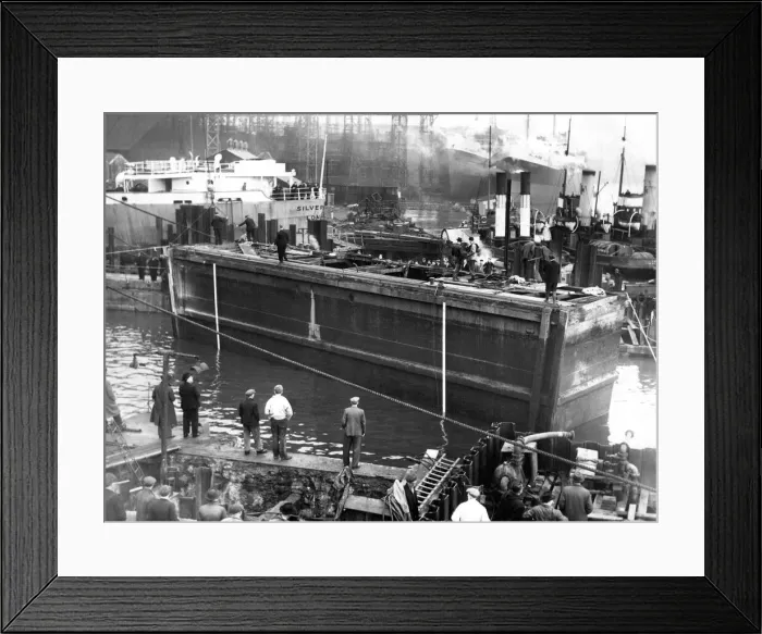 Framed Print : The dry dock at Swan Hunter shipbuilders in Wallsend Framed Print : The dry dock at Swan Hunter shipbuilders in Wallsend