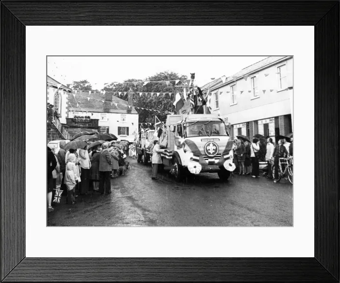 Framed Print : Queen Elizabeth II - North East Leg of The Jubilee Tour 1977 to celebrate the Silver Framed Print : Queen Elizabeth II - North East Leg of The Jubilee Tour 1977 to celebrate the Silver