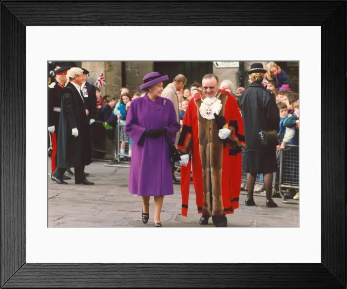 Framed Print : Queen Elizabeth II and Prince Philip visit Durham - The Queen with the Lord Mayor Coun Framed Print : Queen Elizabeth II and Prince Philip visit Durham - The Queen with the Lord Mayor Coun