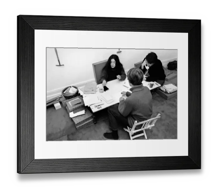 Framed Print : Japanese artist and singer Yoko Ono. 1967 A1313-017