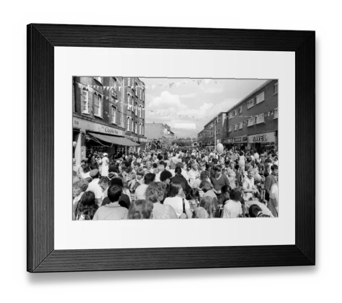 Framed Print : 100 years of East Street Market: 1000s of people turned out to celebrate a 100 years of