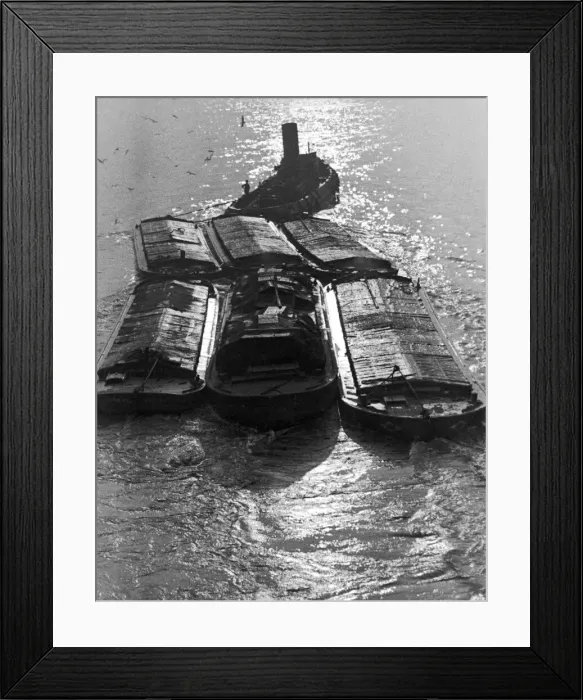 Framed Print : A scene showing barges on the River Thames 20th December 1937 Framed Print : A scene showing barges on the River Thames 20th December 1937