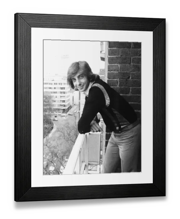 Framed Print : Barry Manilow who celebrates his birthday on June 17th Picture shows Barry Manilow