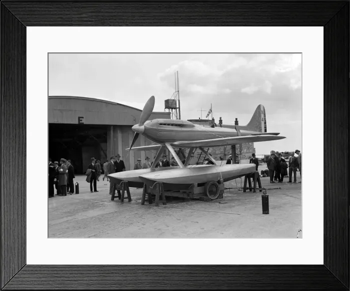 Framed Print : The Gloster Napier powered Supermarine S6 being towed out at Cowes for the 1929 Schneider Framed Print : The Gloster Napier powered Supermarine S6 being towed out at Cowes for the 1929 Schneider