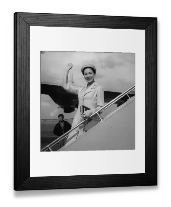 Framed Print : Dame Margot Fonteyn 1959 at London Airport Dame Margot Fonteyn (1919-91