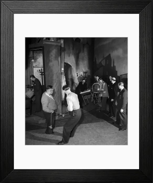 Framed Print : Scene Shifters at the Prince of Wales theatre. C5980-001 Framed Print : Scene Shifters at the Prince of Wales theatre. C5980-001