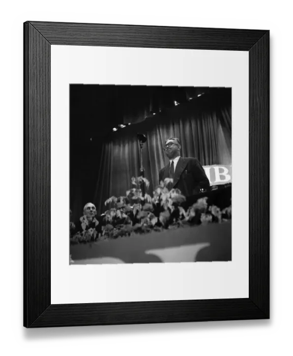 Framed Print : Labour Party Conference 1952 Jon Mikardo addressing Tribune'meeting Framed Print : Labour Party Conference 1952 Jon Mikardo addressing Tribune'meeting