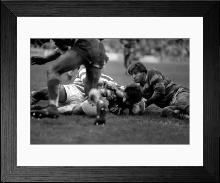 Framed Print : Leigh v. Wigan. Sport Rugby League. Scoring try. December 1985 PR-03-001 Framed Print : Leigh v. Wigan. Sport Rugby League. Scoring try. December 1985 PR-03-001