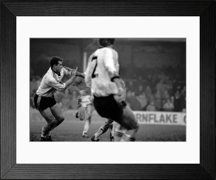 Framed Print : Sport Rugby League Widnes v Bradford. The final score was 30 - 6. November 1985 Framed Print : Sport Rugby League Widnes v Bradford. The final score was 30 - 6. November 1985