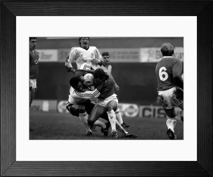 Framed Print : Sport Rugby League Widnes v Bradford. The final score was 30 - 6. November 1985 Framed Print : Sport Rugby League Widnes v Bradford. The final score was 30 - 6. November 1985