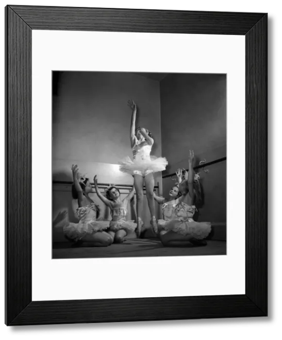 Framed Print : Child Ballet Dancers at Miss Vacanis School. June 1952 C3264