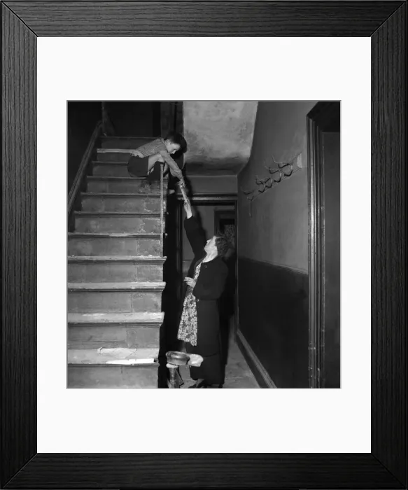 Framed Print : Children of the Duncan family at their home in a Manchester slum Framed Print : Children of the Duncan family at their home in a Manchester slum