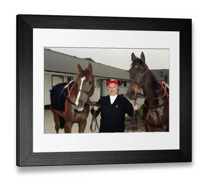 Framed Print : Racehorse trainer Jenny Pitman with 1992 Cheltenham Gold Cup winner Framed Print : Racehorse trainer Jenny Pitman with 1992 Cheltenham Gold Cup winner