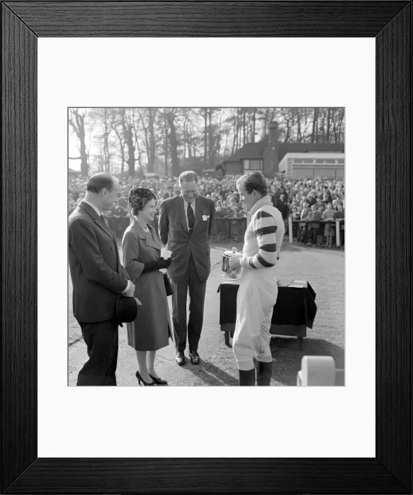 Framed Print : The Queen Racing at Sandown Park. OPS Afterwards presenting Captain Sir Nicholas Nuttall
