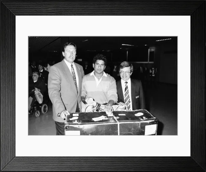 Framed Print : Sachin Tendulkar April 1992 Cricket Player to play for Yorkshire Framed Print : Sachin Tendulkar April 1992 Cricket Player to play for Yorkshire