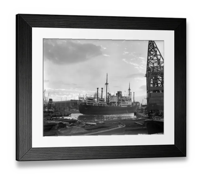 Framed Print : Canadian Pacific immigrant ship Beaverbrae formerly the Hapag