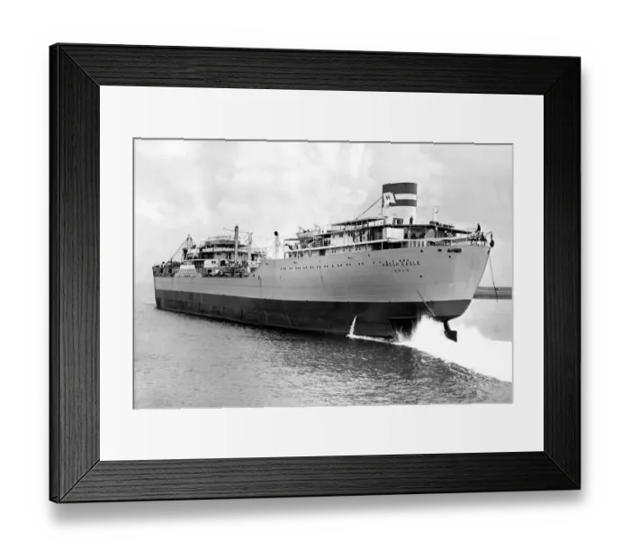 Framed Print : The Ship Hoegh Eagle leaving the River Wear Framed Print : The Ship Hoegh Eagle leaving the River Wear