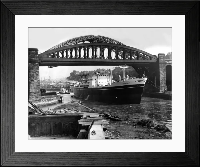 Framed Print : The ship Somersby passes under the Monkwearmouth Bridge on the River Wear at Sunderland Framed Print : The ship Somersby passes under the Monkwearmouth Bridge on the River Wear at Sunderland