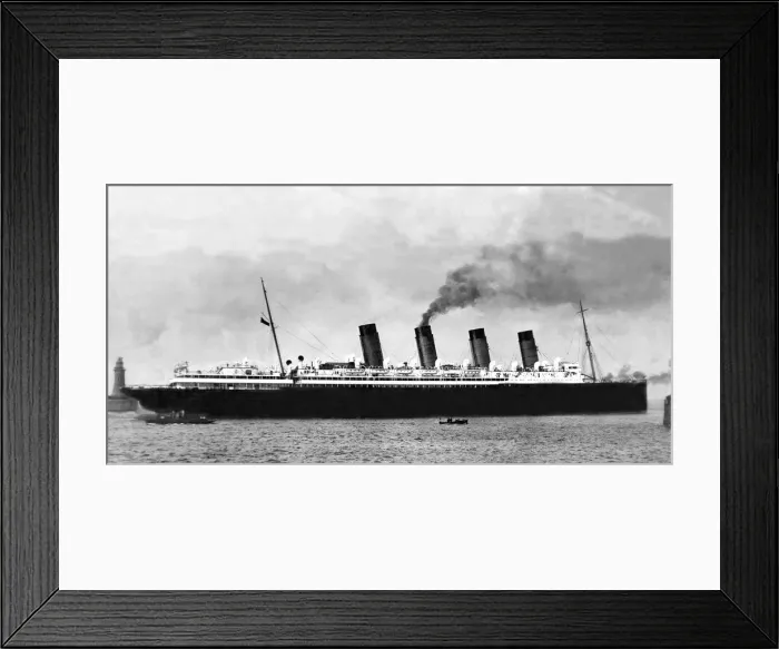 Framed Print : The Mauretania leaving the river Tyne after an overhaul in 1922 Framed Print : The Mauretania leaving the river Tyne after an overhaul in 1922