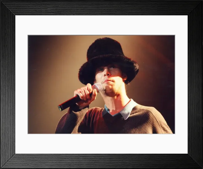 Framed Print : Jamiroquai - Jay Kay performing in concert at Newcastle Arena. 10th April 1997