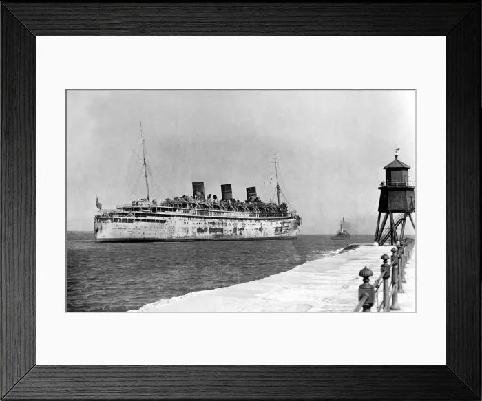 Framed Print : The Ship Monarch of Bermuda now named Arkadia before her departure from the Tyne after