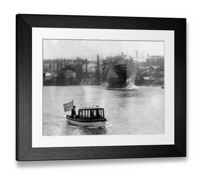 Framed Print : Motor ship the Queen City leaving the ways of W Doxford Framed Print : Motor ship the Queen City leaving the ways of W Doxford