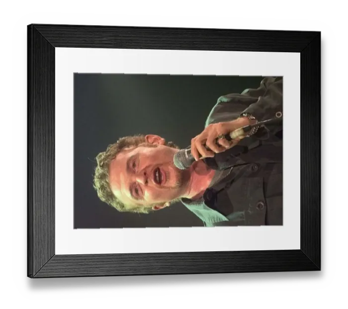 Framed Print : Mick Hucknall of Simply Red performing at Warwick Castle. August 1999