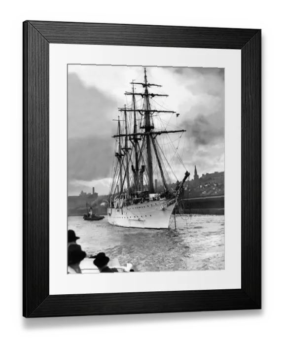 Framed Print : The Brazilain four-masted sailing ship Almirante Saldanha is towed into to her berth Framed Print : The Brazilain four-masted sailing ship Almirante Saldanha is towed into to her berth
