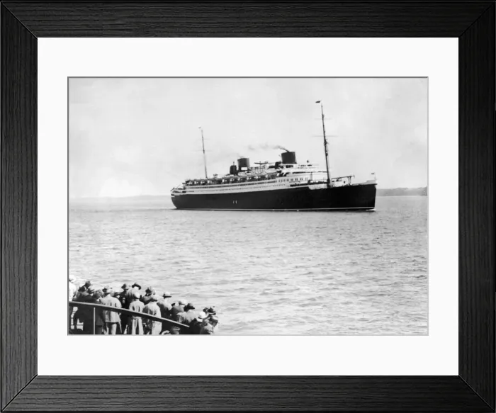 Framed Print : The SS Bremen c. 1930 Framed Print : The SS Bremen c. 1930