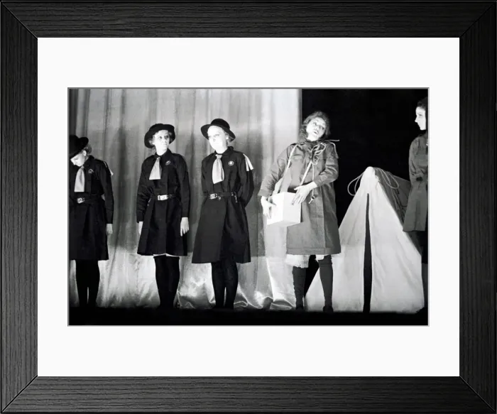 Framed Print : Actress Hermione Baddeley Seen here in a production of To and Fro