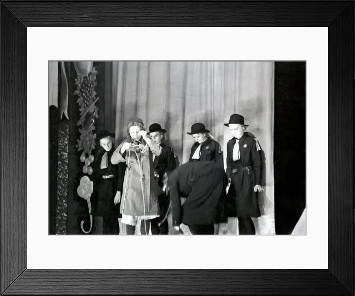 Framed Print : Actress Hermione Baddeley Seen here in a production of To and Fro Framed Print : Actress Hermione Baddeley Seen here in a production of To and Fro