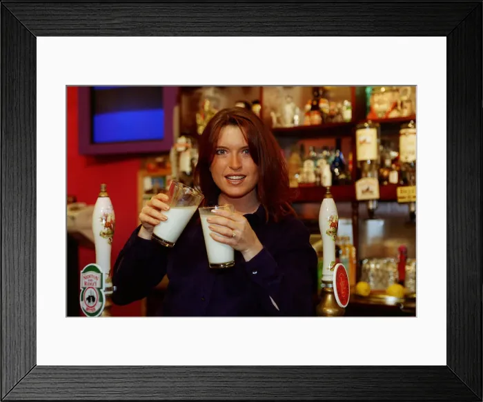 Framed Print : Tina Hobley Actress March 98 Coronation Streets barmaid Samantha Framed Print : Tina Hobley Actress March 98 Coronation Streets barmaid Samantha