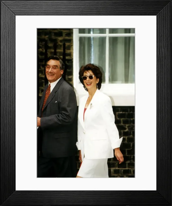 Framed Print : Maureen Lipman Actress with husband Jack Rosenthal Writer arrive at Tony Blairs Party