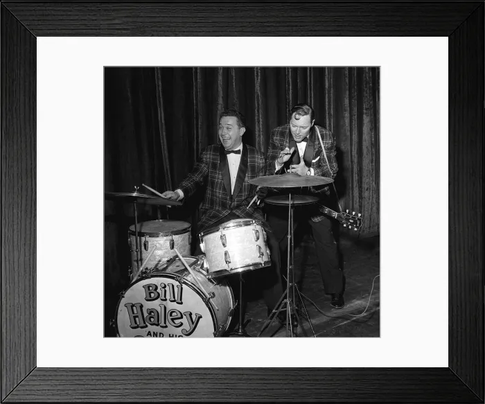 Framed Print : Bill Haley and His Comets tour of Britain which was largely sponsored by the Daily Mirror Framed Print : Bill Haley and His Comets tour of Britain which was largely sponsored by the Daily Mirror
