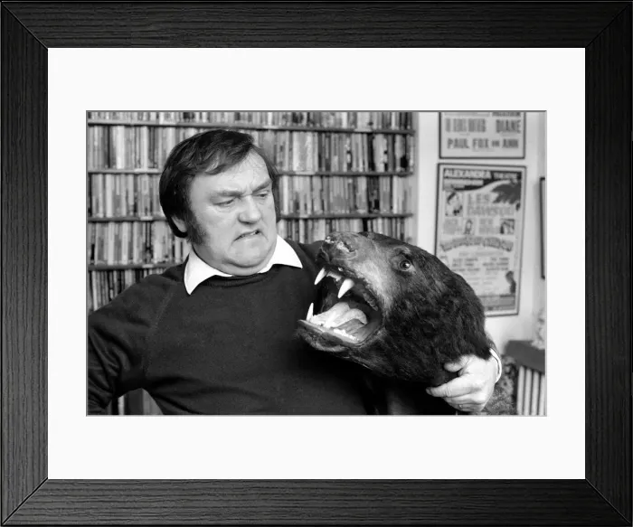 Framed Print : Comedy: Humour: Les Dawson. February 1977 77-00023-010 Framed Print : Comedy: Humour: Les Dawson. February 1977 77-00023-010