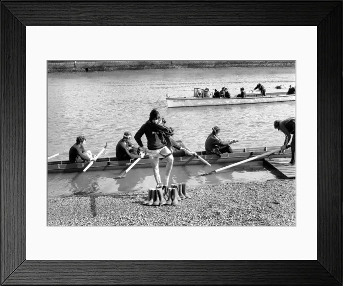 Framed Print : Boat Race Oxford. March 1975 75-01678 Framed Print : Boat Race Oxford. March 1975 75-01678