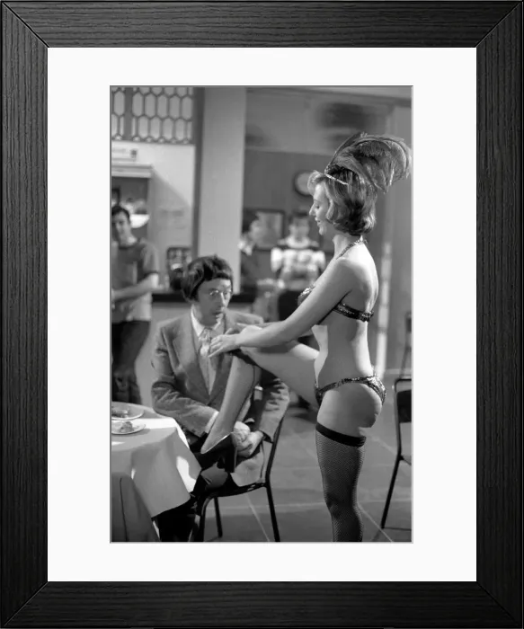 Framed Print : Pinewood Studios for film nCarry on Behindi: Jenny Cox a comedy actress who had to learn