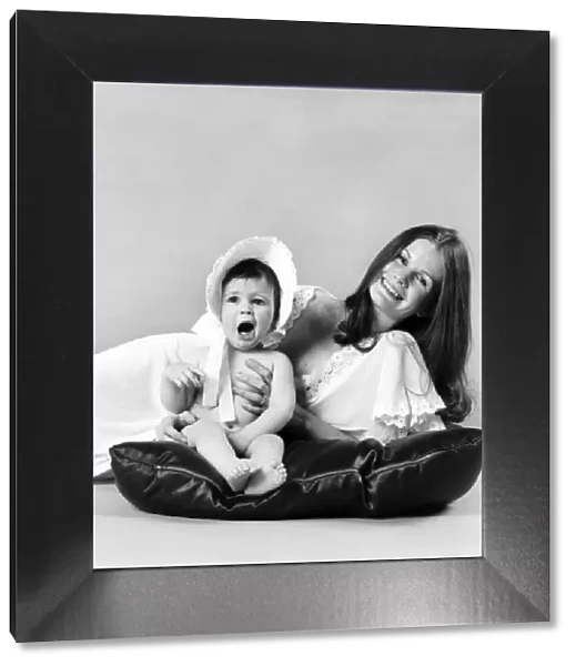 Woman and Children. Model Bertie Meaden and Daughters. March 1975 75-01632-003