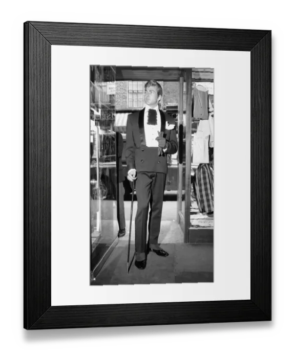 Framed Print : Mens fashion designer Lord John launching the Regency look for spring