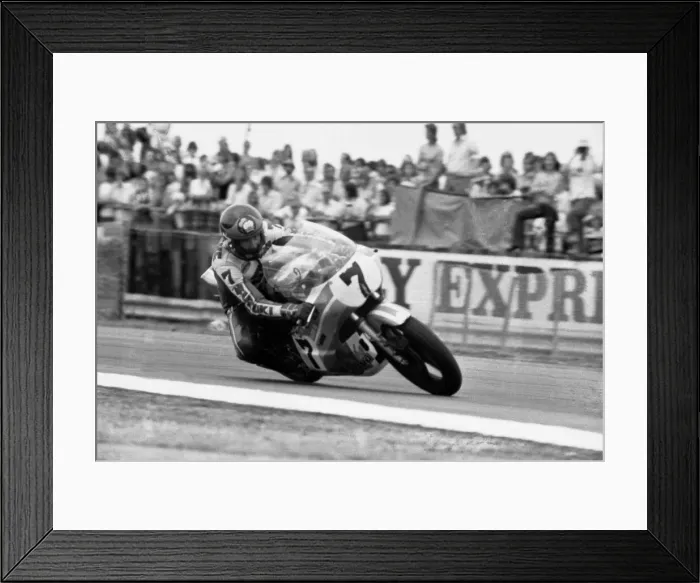 Framed Print : Winner of the John Player Grand Prix, World Champion Barry Sheene in action Framed Print : Winner of the John Player Grand Prix, World Champion Barry Sheene in action