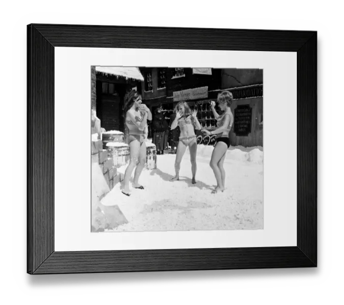 Framed Print : Filming of Oliver! at Shepperton studios. The scene which should have been shot in mid Framed Print : Filming of Oliver! at Shepperton studios. The scene which should have been shot in mid