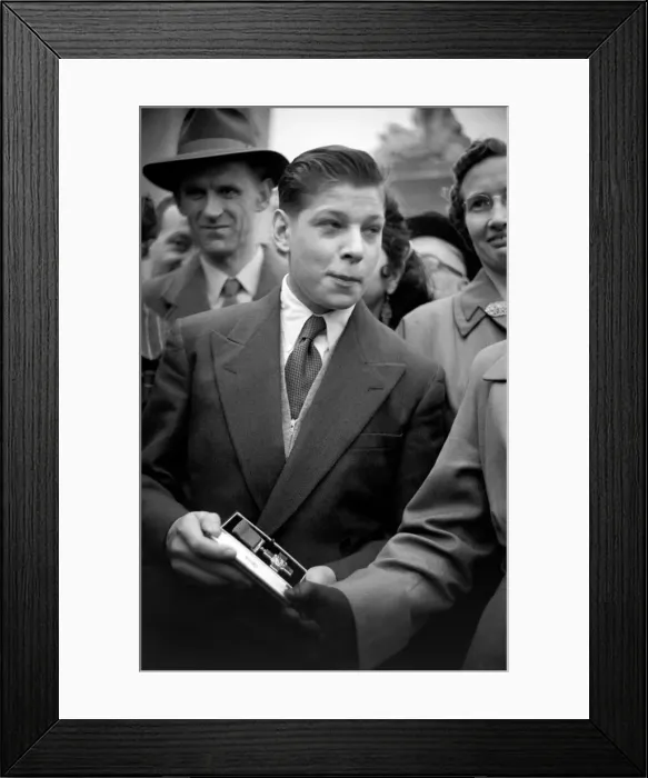 Framed Print : Modest pit boy here Jack Bomford, seen here after attending Buckingham Palace to receive
