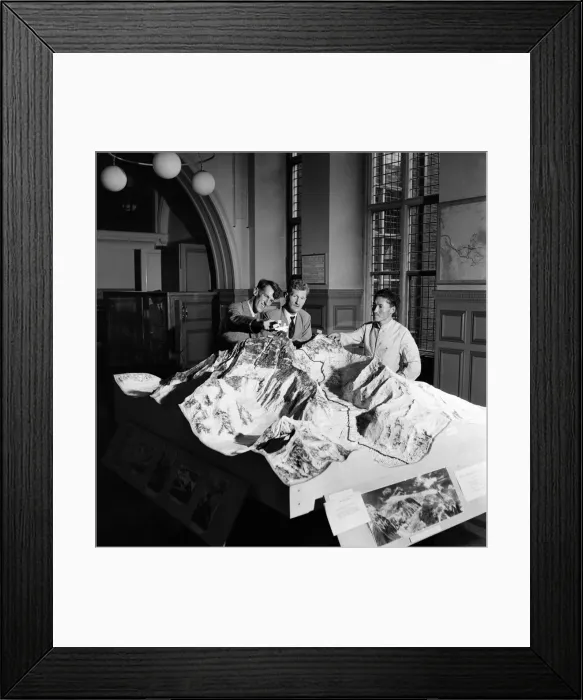 Framed Print : The Everest team attend a press conference at the Royal Geographical Society