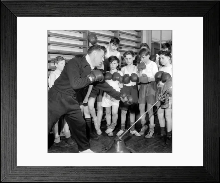 Framed Print : Billy Gray Chelsea Footballer gives boxing lessons at Salesian College, Hammersmith Framed Print : Billy Gray Chelsea Footballer gives boxing lessons at Salesian College, Hammersmith